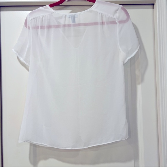 Chelsea28 Womens Blouse White Short Cap Sleeve V-Neck Sheer Pullover Size XS - Picture 4 of 4